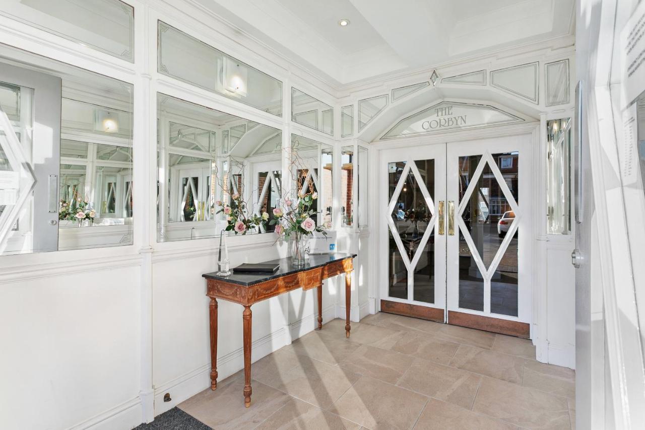 טורקוואי The Seaview Suites At The Corbyn Apartments מראה חיצוני תמונה